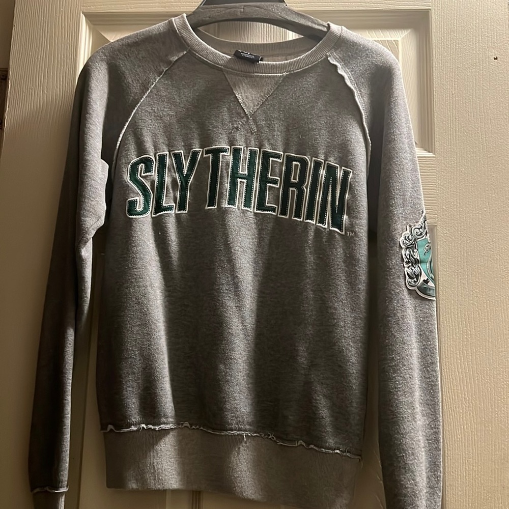 Harry Potter Slytherin sweatshirt Universal Studios